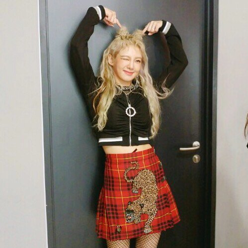 [OTHER][26-11-2013]SELCA MỚI NHẤT CỦA HYOYEON  - Page 24 DB9PhULUwAANERm