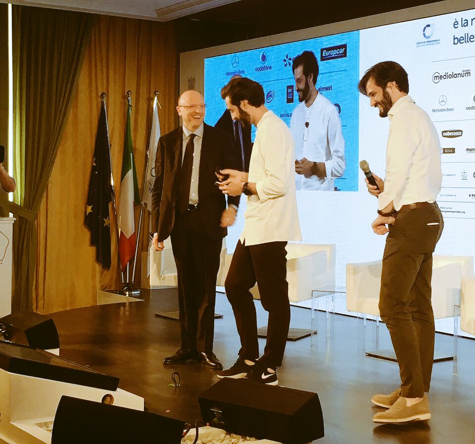 Confindustria tweet media
