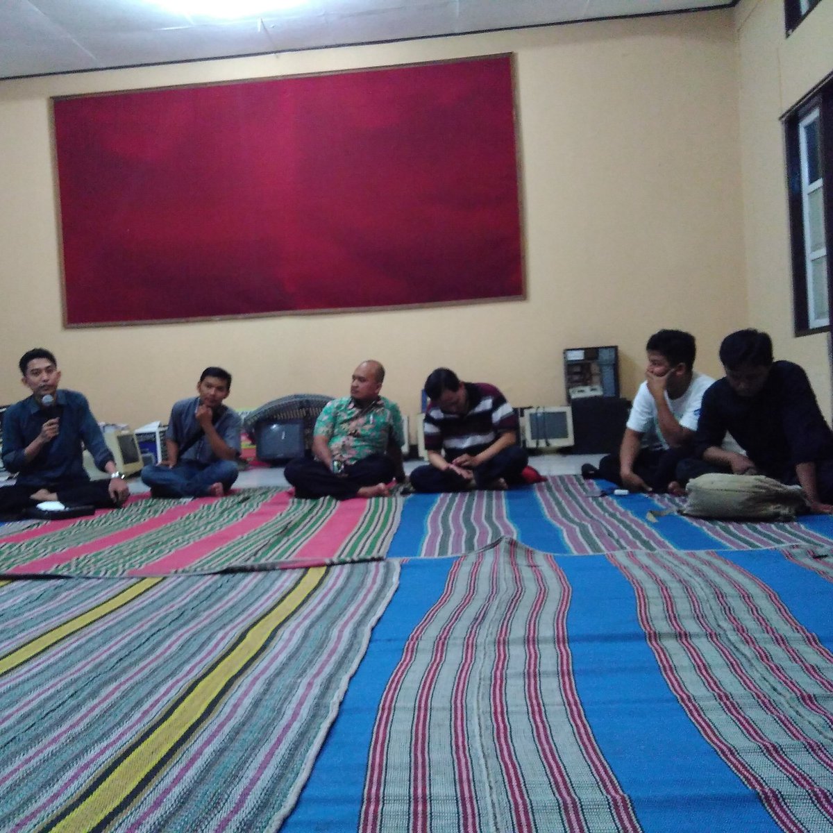 sukadist's tweet photo. Juguran bersama @dinkominfopbg, @rtikpurbalingga, admin website desa Purbalingga, dan Pendamping Desa. #RTIKPurbalingga #websitedesa #desaid https://t.co/FFxjMrx06R