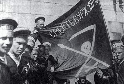 Now that we’ve ousted Tsar, we have a right to decide our future. And there’s no place for war in it! Except war against the rich! #1917LIVE