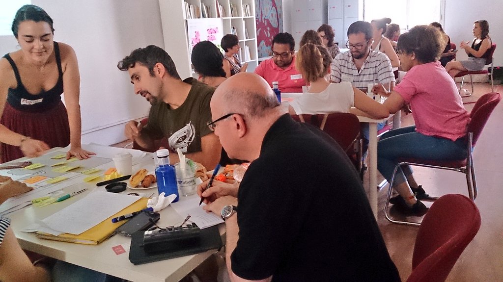 kubikbcn's tweet photo. Tras las entrevistas, volcamos los #insights recogidos, para crear el mapa de empatía de nuestro usuario
#TrackingPlastics ♻ en @kubikbcn 👍 https://t.co/ps6Fnz4weC