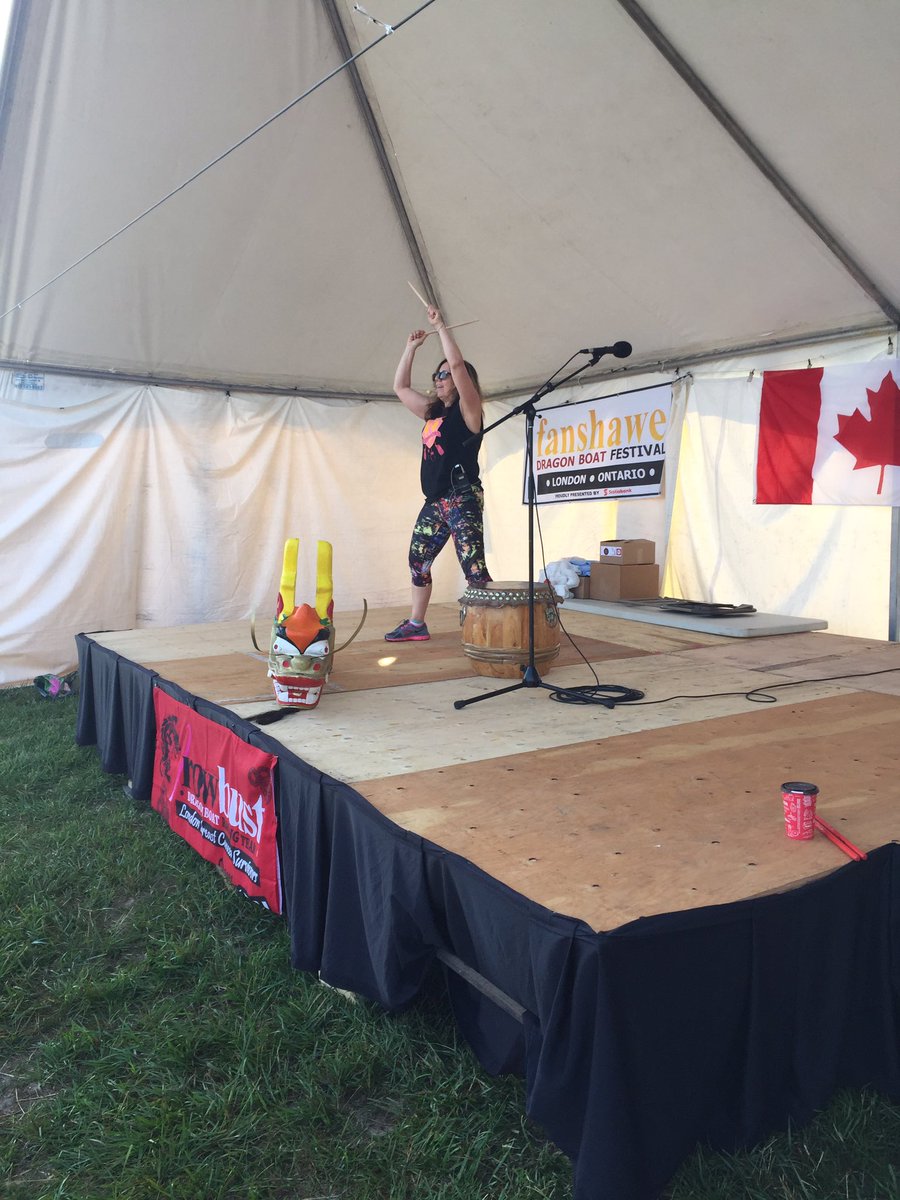 FanshaweDBF's tweet photo. Warm up!! With Rosa @MovatiAthletic #fanshawedragonboatfestival #rowbust loves Movati!! https://t.co/pAd17tO5tx