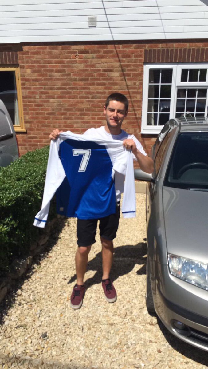 SimplyLovleh's tweet photo. DEAL DONE! @freddiem1997 signs and will look to add some Spanish flair after spells at Las Poppymas and Real Skodadad. #SL #Signing4 https://t.co/yNaWuhKjPk