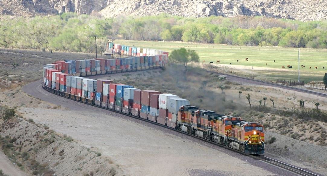 SGR_Uganda's tweet photo. We're committed to developing a Chinese Class 1, electric railway, double stacked containers. Completed on time and on budget. #SGRProgress https://t.co/Nl2SQCSHNy