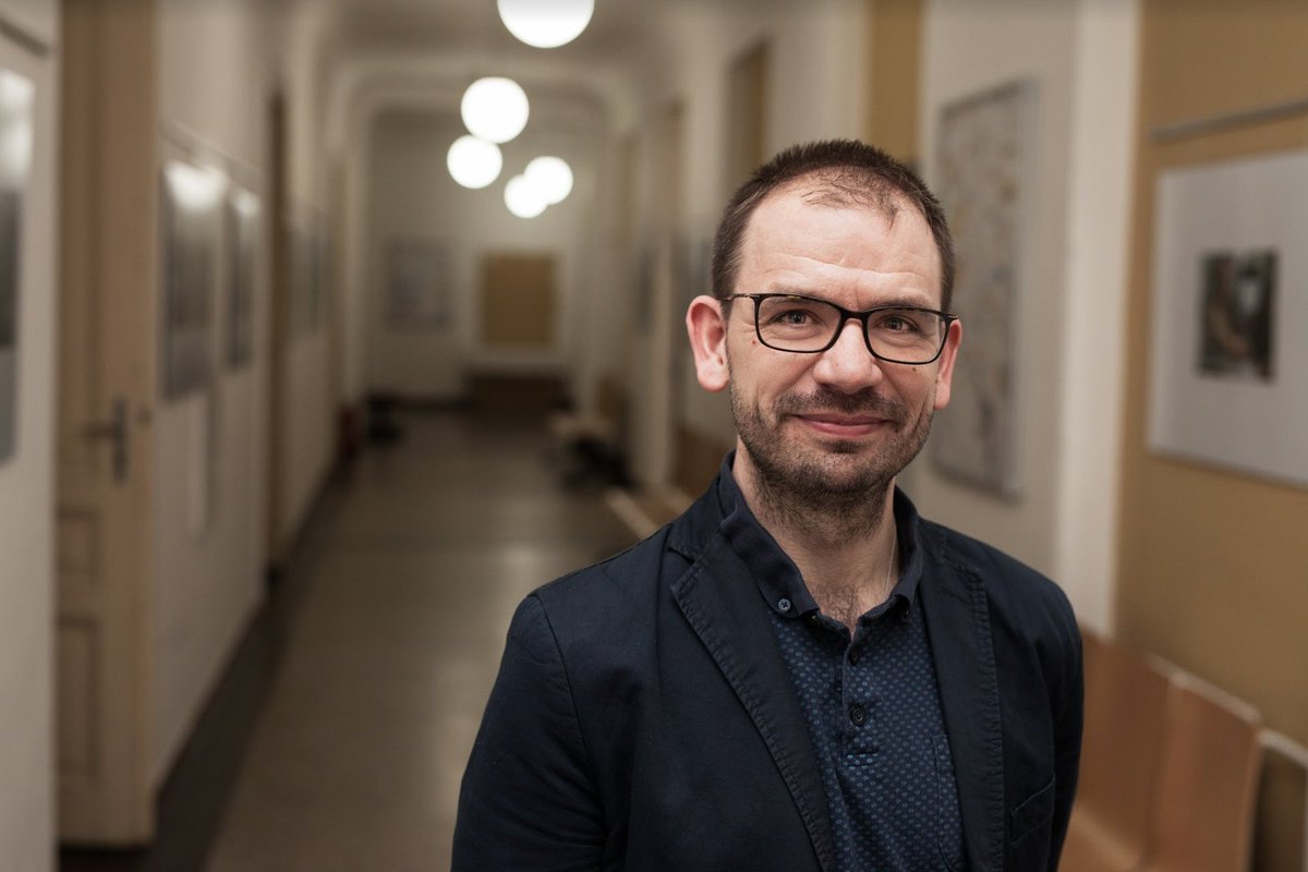 NadaceNeuron's tweet photo. Proč praktikovali Papuánci kanibalismus? Jak žijí dnes? Hostem @DVTVcz & @veselovskyma byl Martin Soukup #CenaNeuron https://t.co/UGy5mKZMZX https://t.co/COsdMOp5DW