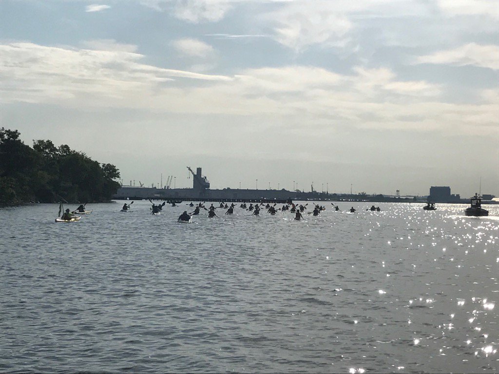 chesapeakebay's tweet photo. And we're off! #BaltimoreFloatilla #HealthyHarbor #savethebay https://t.co/RWBJWIGTNT