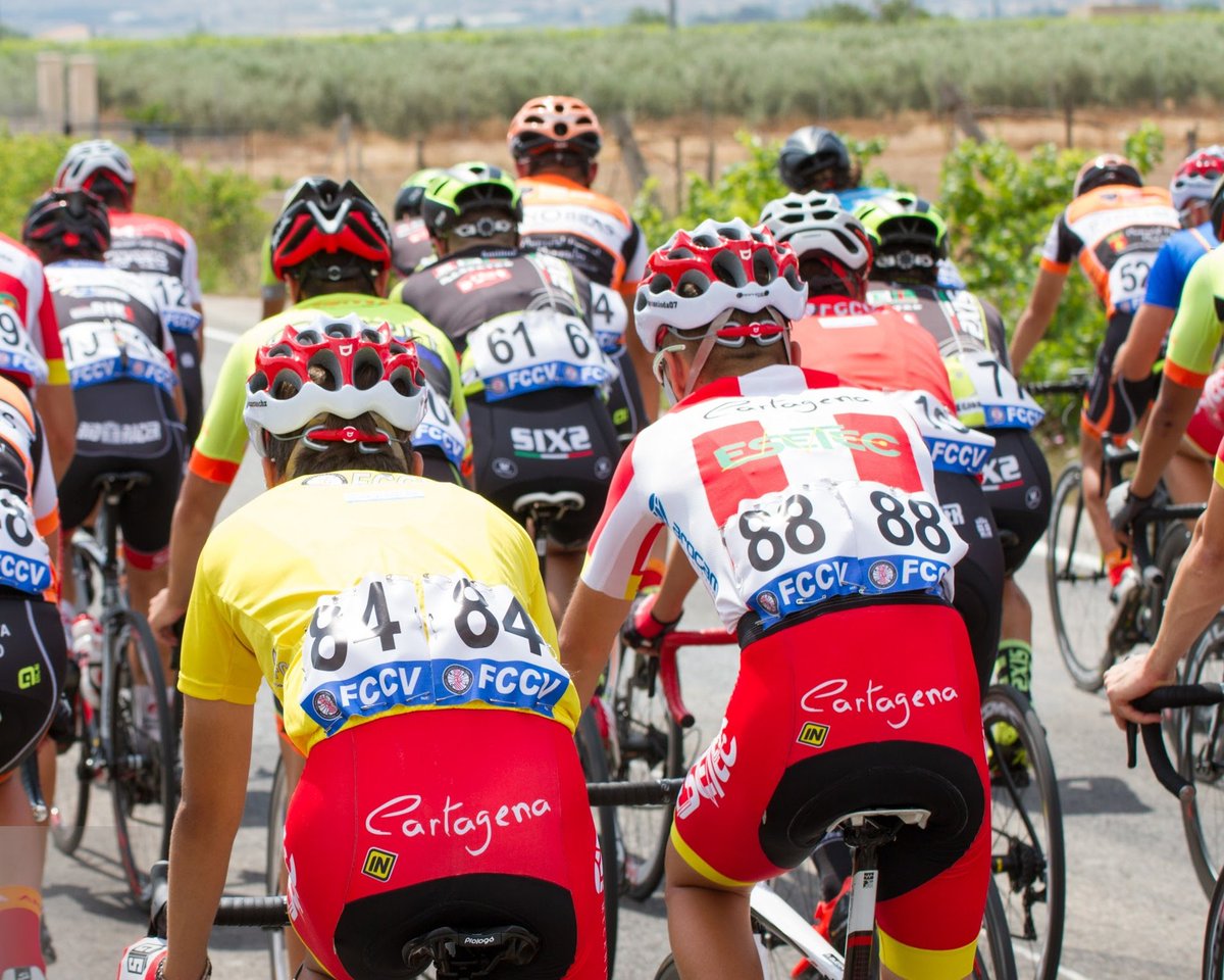 CCLaPalmaCT's tweet photo. Esta tarde afrontamos, con gran parte de la plantilla, una nueva cita Challenge CV en #PoblaLlarga: 15 vueltas de 7 km... + de 100 km! #CHCV https://t.co/cocG7PBJ7L