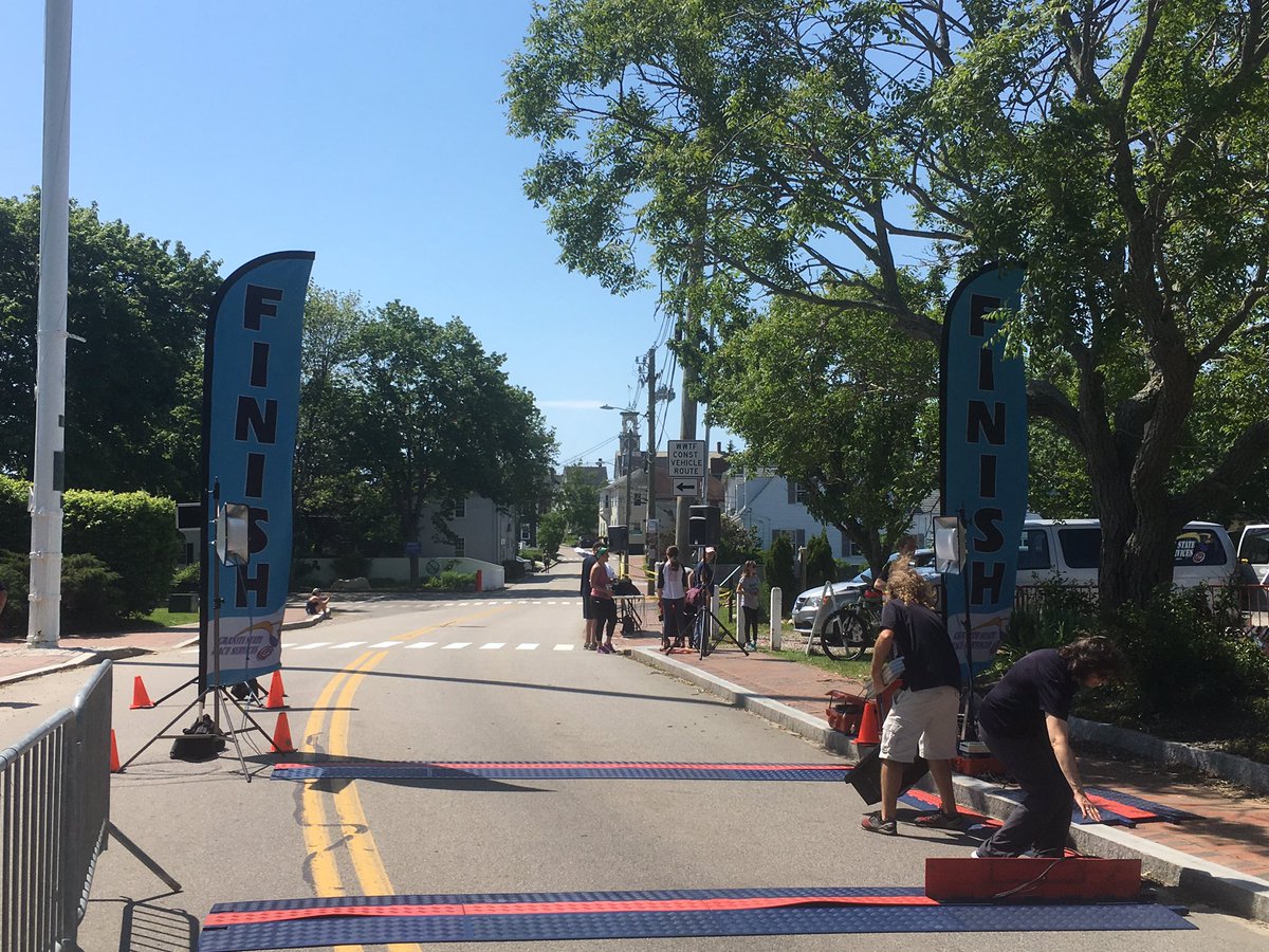 JennyWCVB's tweet photo. 10K complete. Time to enjoy #MarketSquareDay in sunny #PortsmouthNH. ❤️❤️❤️ https://t.co/ZcW52GVijJ