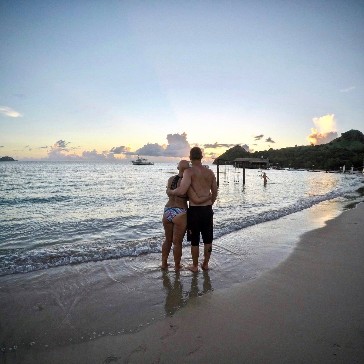 kyliebam10's tweet photo. Married a man who loves me for me, curves, Alopecia and all ❤️ best friends for life. https://t.co/ru1omPoBoc