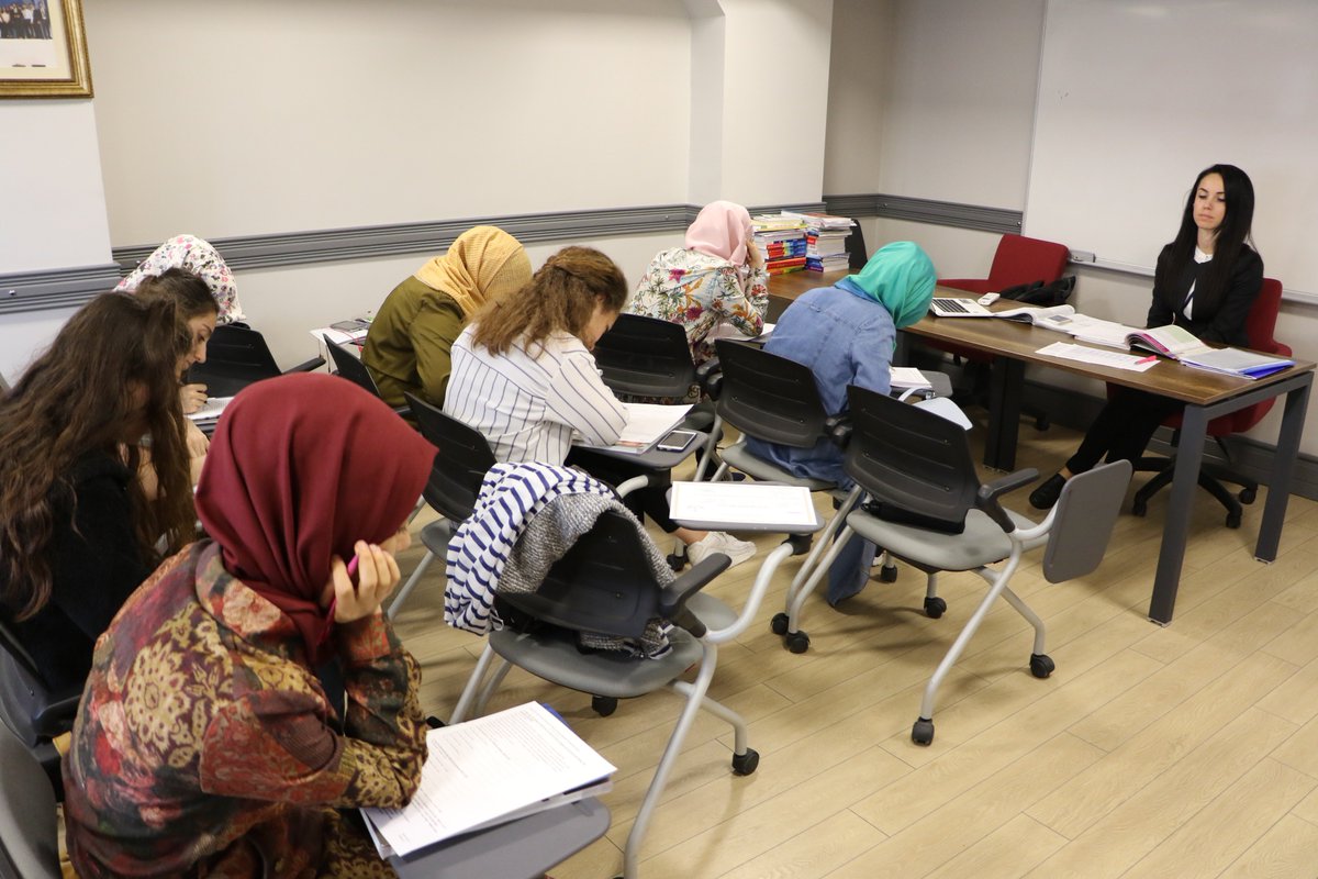 samedagirbas's tweet image. Gençler, İngilizce alanında seviyelerini ölçtüler.
#İBB #GenclikMeclisi #UGEA #İngilizce