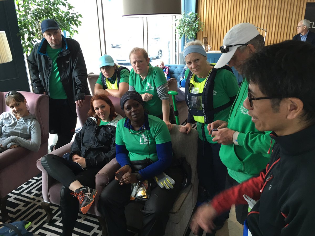 WaveWalkersDB's tweet photo. Helm Eddy briefs the team before An Ras Mor @oceantocity  #Cork #dragonboat #healthylifestyle #healthandfitness #cancer #fitness https://t.co/KC6PUxl3ir