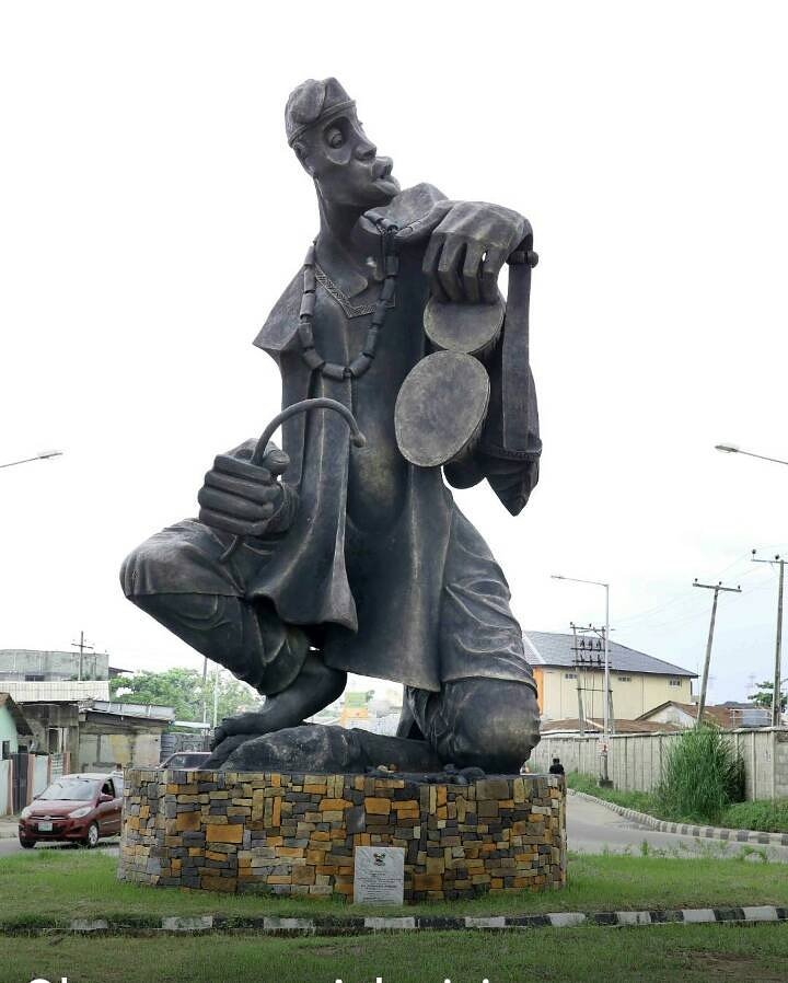 AkinwunmiAmbode's tweet photo. The piece, "Drummer", at the Ikorodu Ferry Termimal, is representative of the Yoruba musical culture. #ThisIsLagos #ItesiwajuEko https://t.co/MfE1ZtXS8m