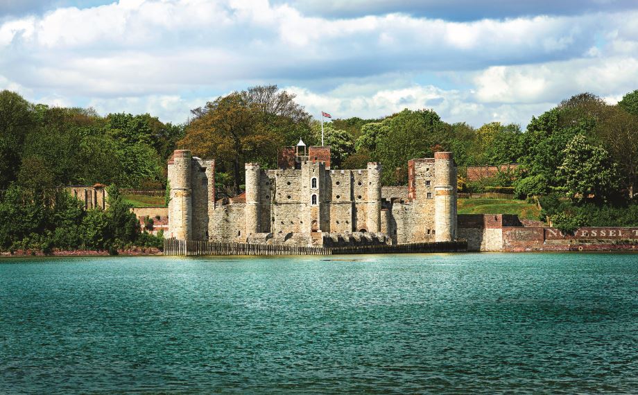 The Dutch are Coming over at <a href="/UpnorCastle/">Upnor Castle Medway</a> this weekend, visit to see their annual historical re-enactment weekend! ow.ly/EeTP30crZM1