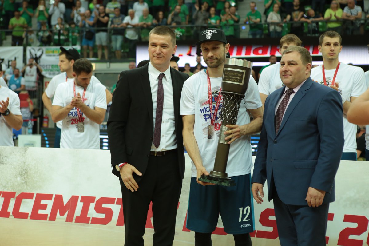 TwardePierniki's tweet photo. #TwardePierniki WICEMISTRZEM POLSKI 2017 🏆 https://t.co/U7QnxvYldg