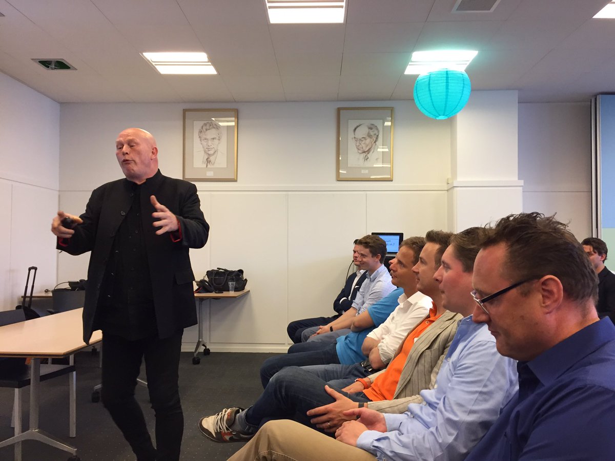 karstenklein's tweet photo. Pierre Wind opent de #cda100 bijeenkomst waarin we met belangrijke Haagse partijen in gesprek gaan over ons programma voor de verkiezingen! https://t.co/uZ2jsaM6jT