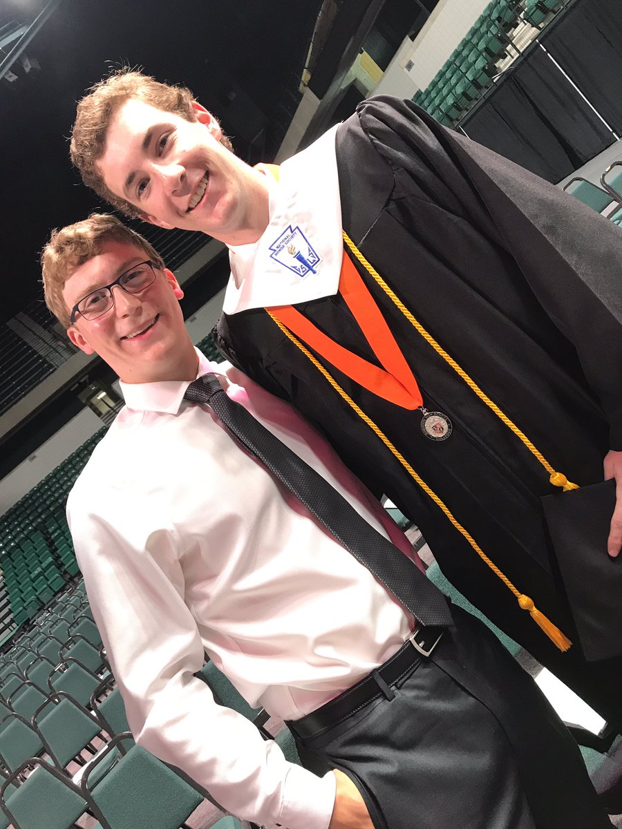 Happy Graduation Day!!🎉🐾