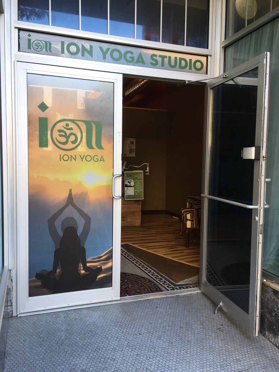 Our doors are open! 8am Power Yoga is currently in session 🤸🏼‍♀️Yoga Workshop starts at 9:15am! See you soon ✌🏼