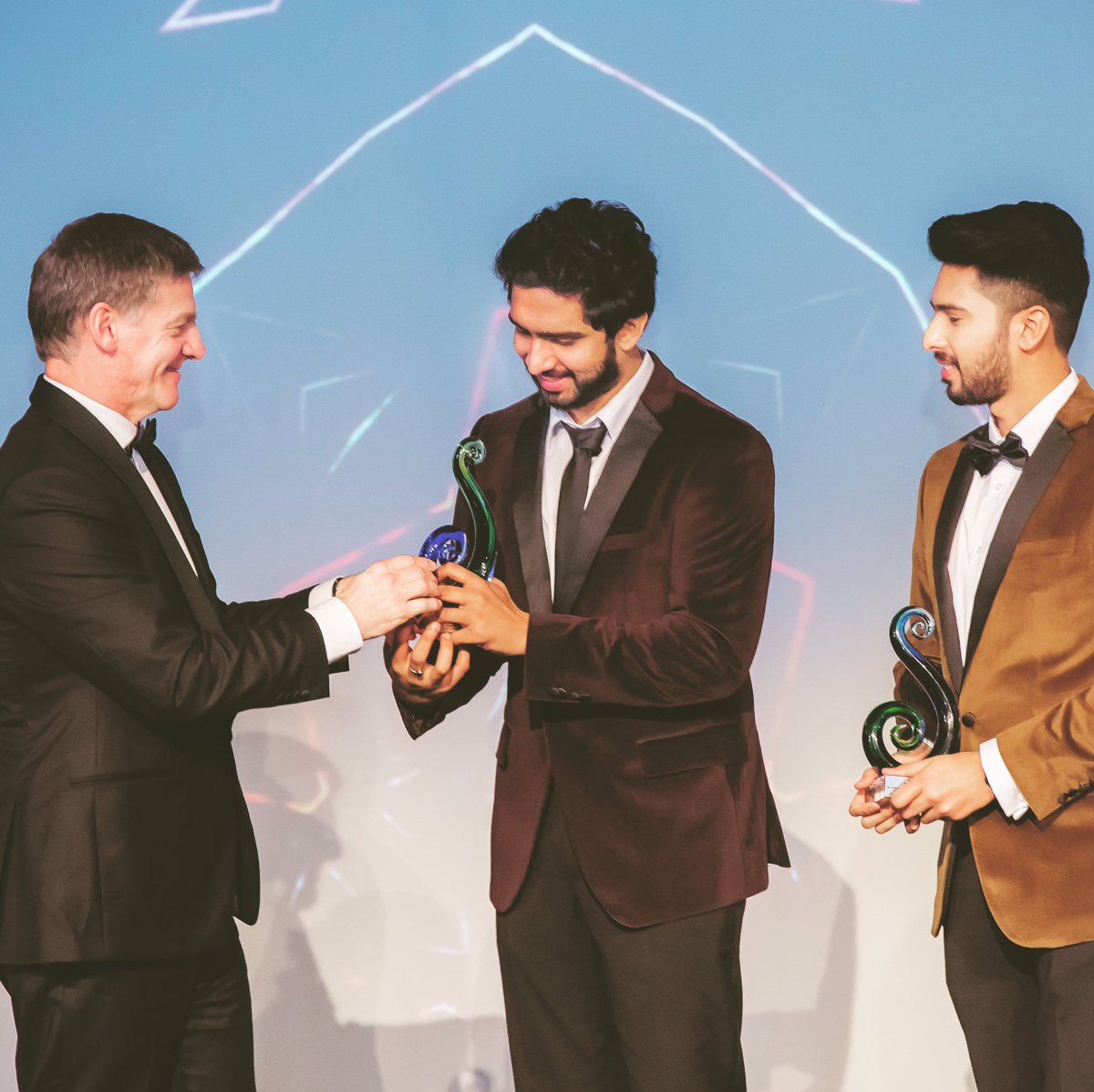 <a href="/ArmaanMalik22/">ARMAAN ✦</a> and I Received the 'Young Achievers Award' from the honourable Prime Minister <a href="/PureNewZealand/">New Zealand 🇳🇿</a> <a href="/pmbillenglish/">B English</a>  :')