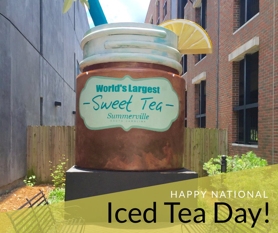 SummervilleSC's tweet photo. Happy National Iced Tea Day from Mason &amp; the Town of Summerville! Did you know Mason stands over 15' tall &amp; can hold 2524 gals of Sweet Tea? https://t.co/Lovxc0ysiG