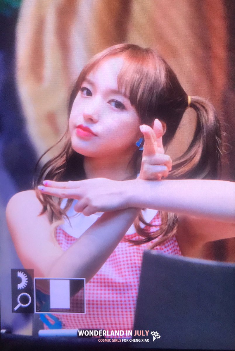 19980715com's tweet photo. 170610 영등포 팬싸
#성소 #ChengXiao #우주소녀 #HAPPY @chengxiao_0715 @WJSN_Cosmic 💖 https://t.co/dVA5DwtzUz