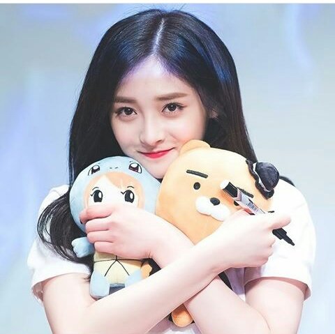 nstiwai's tweet photo. @ohseheo tapi disitu aku sadar,  Orang yang aku butuhin, datang di saat yang tepat, menganti luka hanya dengan kesederhanaanmu https://t.co/X8vESxs0S5