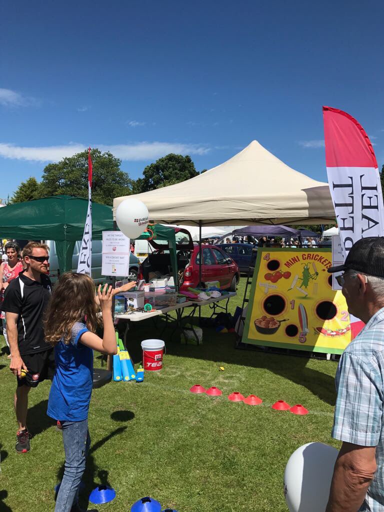 M_Everett_Co's tweet photo. Busy at #AshteadVillageDay with @minicrickets https://t.co/OvL88FP4SA
