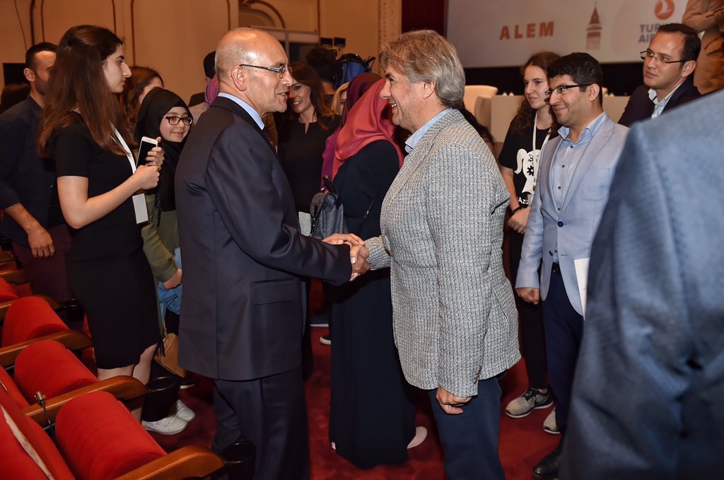 AhmetMisbah's tweet photo. Başbakan Yard. @Memetsimsek 'in katılımıyla, #gisproject2017 Uluslararası STEM paneli Emek Sinemasında gerçekleştirdik. https://t.co/Usklxgi3H0