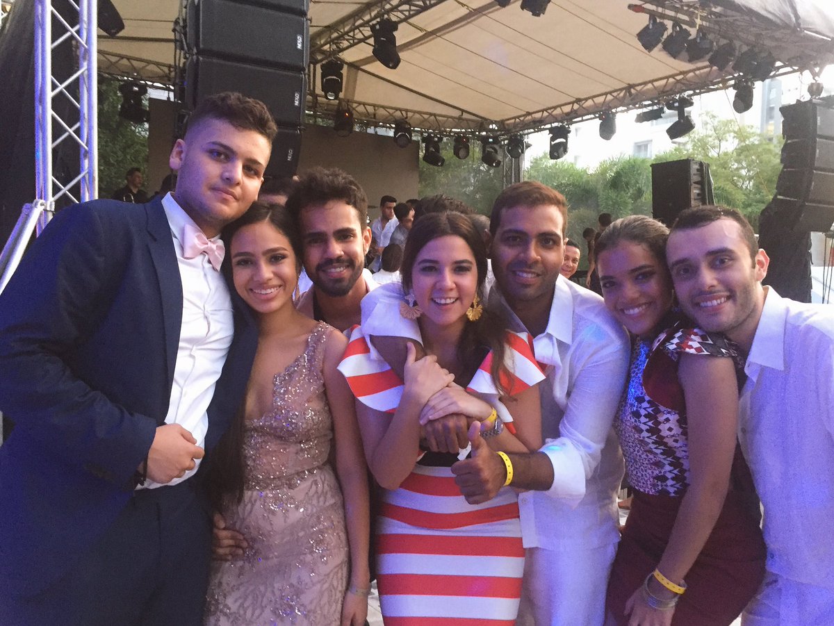 MaFdaGongora's tweet image. #class2017 🎓Grados FCB