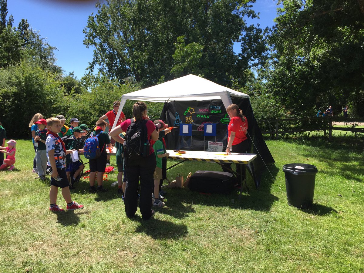TMbravoscouts's tweet photo. at @FundaysUK @bushywoodowl @heliosesu @ESussexScouts @ESussexScouts have a go at mini xbows &amp; find us on Essex chase https://t.co/hEbjDP6ol9