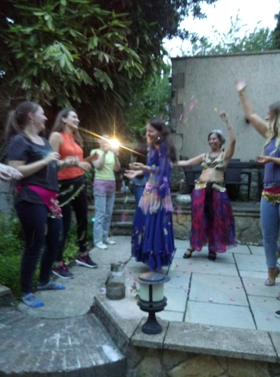 WafaaPowell's tweet photo. Thanks for the retweets everyone. On way again to #henparty #hendo #Bathweekend #dancing with the girls @VisitBath @VisitWiltshire https://t.co/ZALcYSBaFD
