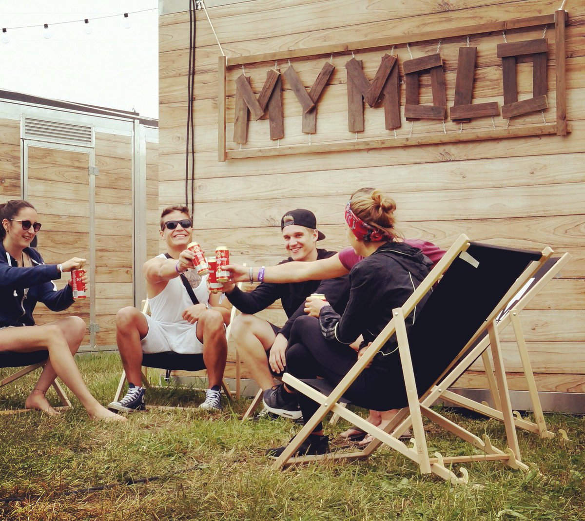 mymolode's tweet photo. Cheers @ Ikarus Festival 🤙#festival #camping #glamping #ikarusfestival #evolutionofcamping #startuplife #goodvibes https://t.co/GVAXHbymqn