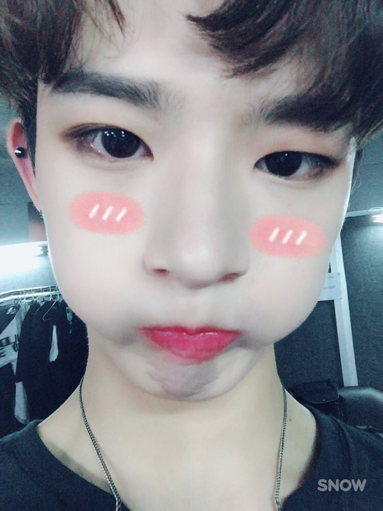 DB9n1qdUQAAwGiC.jpg:large