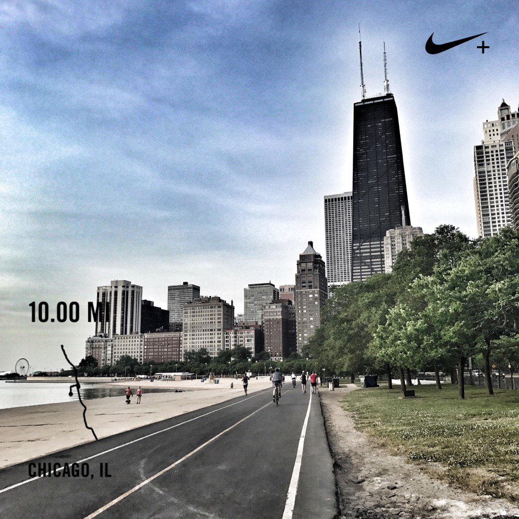 lauraf229's tweet photo. 10 miles done! Now to enjoy my weekend! #running #lakefrontpath #ChicagoMarathon #correr #brightpink https://t.co/x6lZzDI5hw