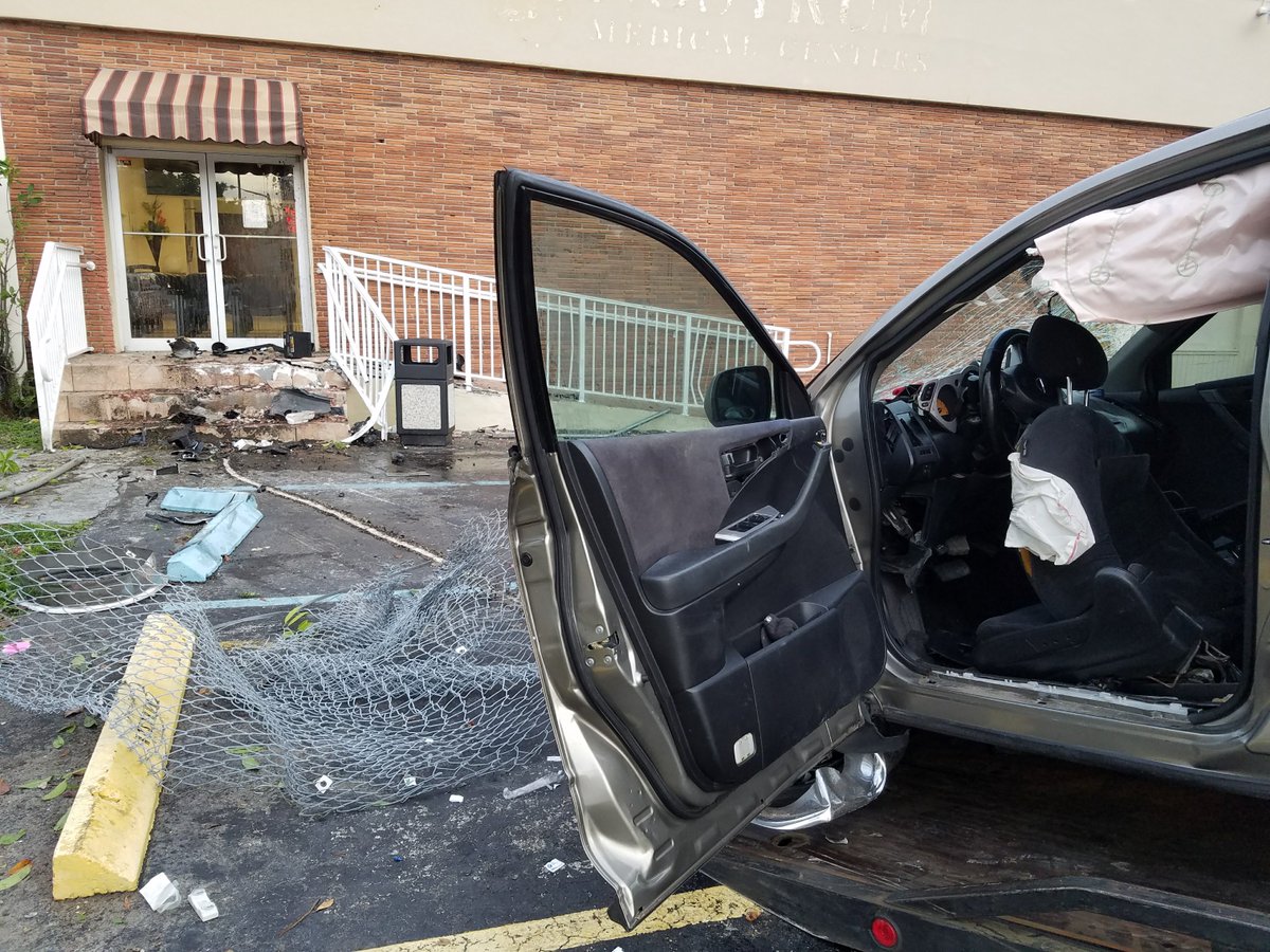 Driver loses control, crashes SUV into staircase of Miami medical center bit.ly/2rgP2Yz https://t.co/6GhwG9FswX