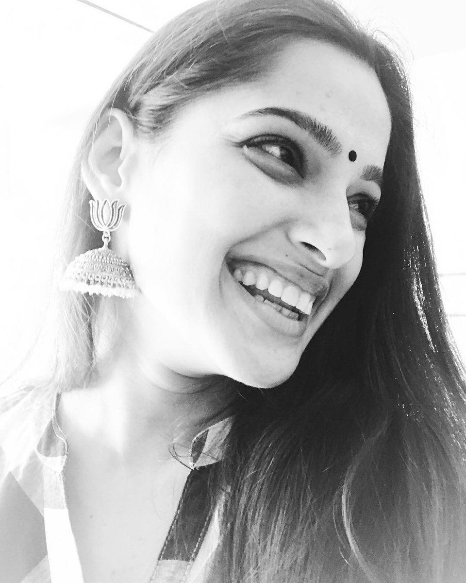priyaumeshlover's tweet photo. #lovelysmile 😄 #lookingpretty 😘 #mybeautyprincess 😘😘😍😍 @bapat_priya https://t.co/epfjDz4xB4