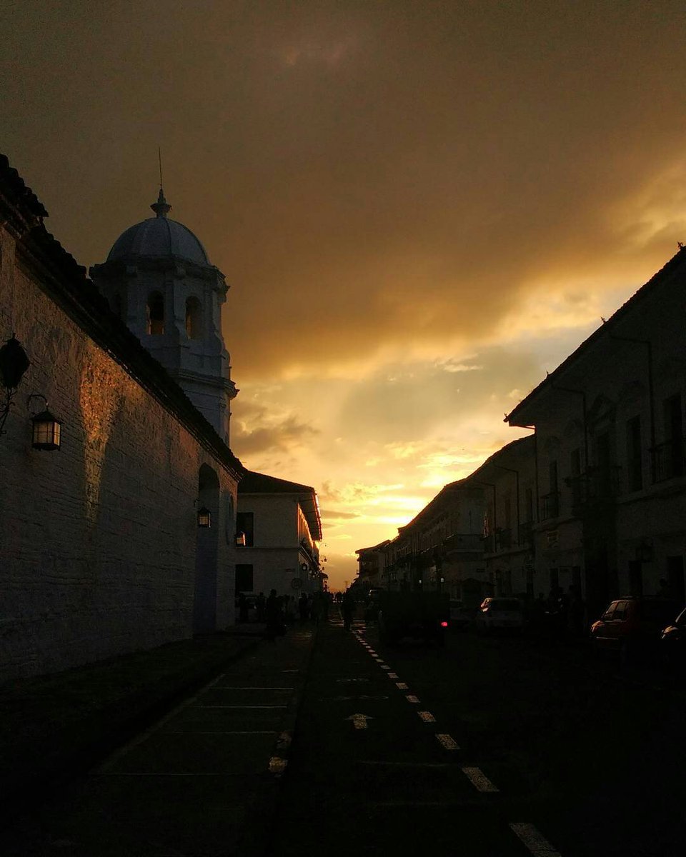 PopayanCO's tweet photo. Hermoso atardecer en #PopayánCO
Ph: @camiloceron90
#Popayan #SinFiltro #SimplementeBrutal #Sun #sunsetseries https://t.co/G3oP295CdQ
