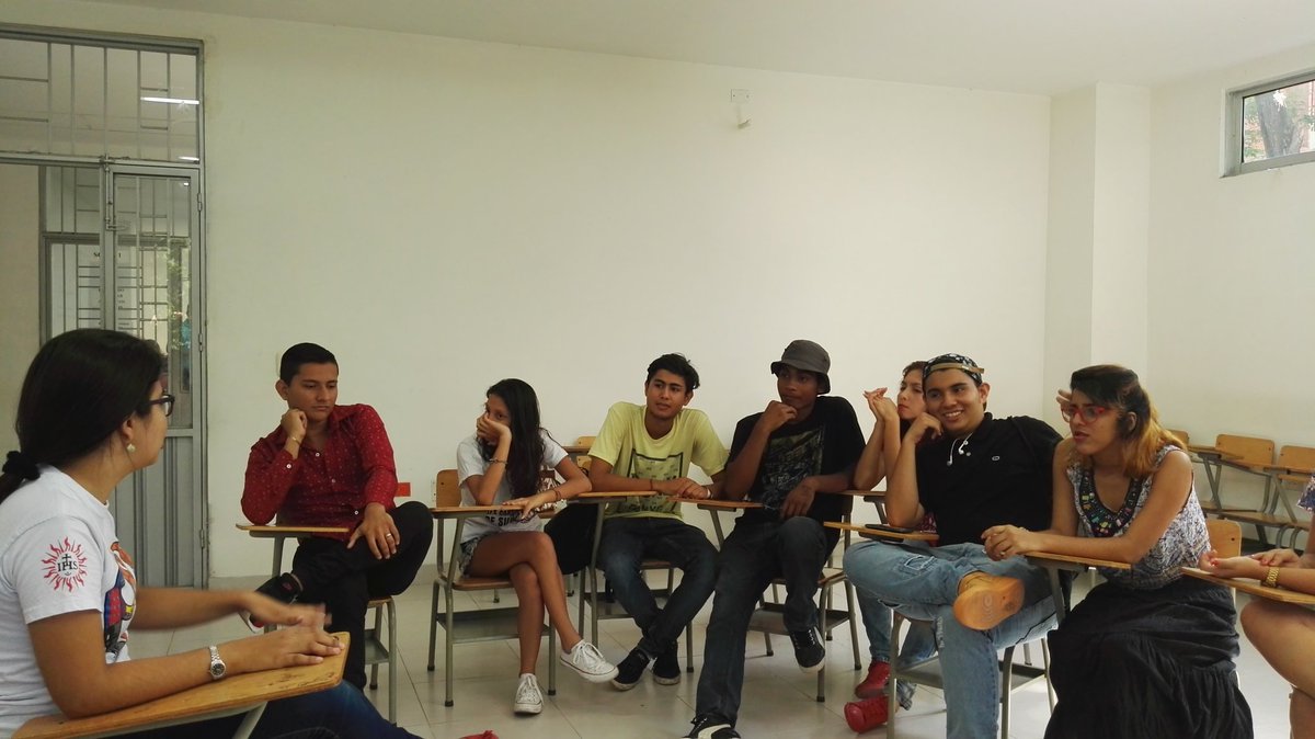 5tacon5ta's tweet photo. En estos momentos se lleva a cabo el taller de promotores juveniles "Sintoniza tu participación" #5tacon5ta #DNBH #LaHistoriaContinúa https://t.co/2KdxSTaEVF