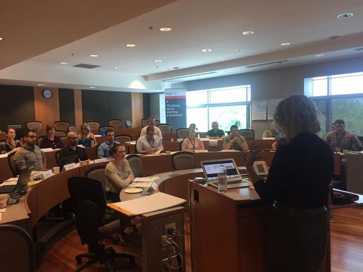 EnactusDAL's tweet photo. Natalie Downing does a talk on social media and in-bound marketing for our POE participants #POEatDAL #POEmilitary #LaunchDal @POEmilitary https://t.co/zq1T7tVSPp