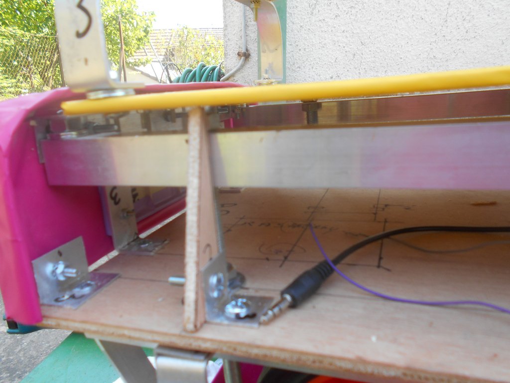 rollin_pascal's tweet image. fixation des renforts avec le cornières pour supporter les carters latéraux du premier étage #robotdecompagnie