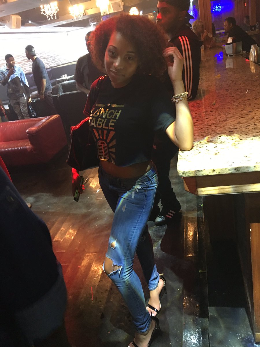 _ForeverJilll's tweet photo. Gotta Represent 🔥👏🏽 #TLTPromoModel @DavyJTheVirgo @TLTBlogShow #SelectLounge #FlexFridays ❤ https://t.co/hdt8alLyp7