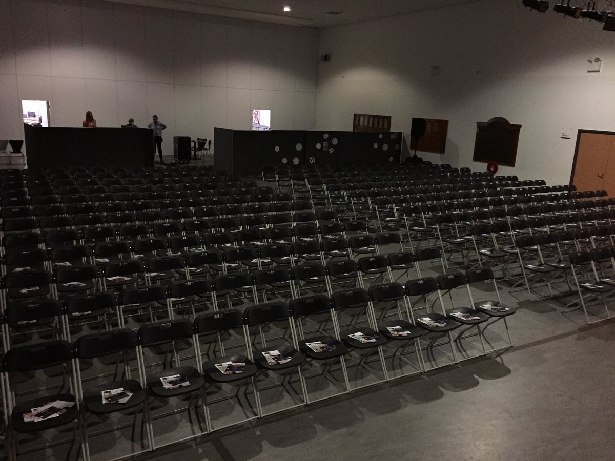 suzannezeedyk's tweet photo. A room of 300 folks feels astoundng to me. All these ppl who essntlly want to think abt kindness. @NicolaSturgeon @paulinescott222 @KarDoh https://t.co/gU2Qhbx9l2