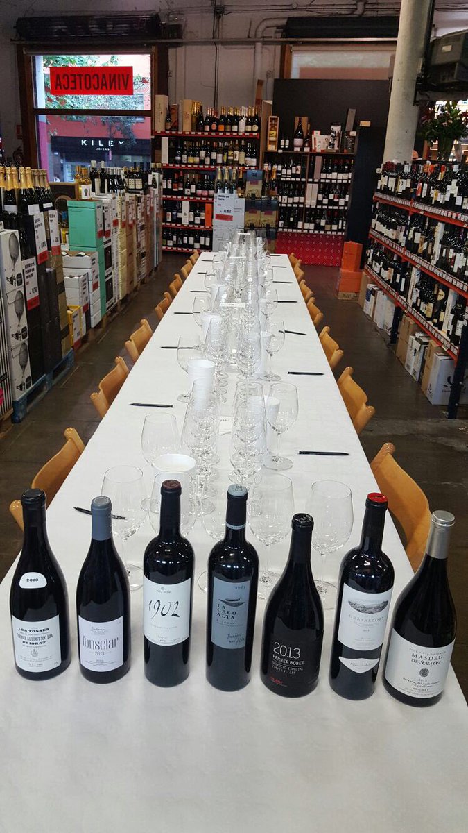 Outletdevinos's tweet photo. Todo preparado para la cata de @doqpriorat de esta noche en #Vinacoteca. Descorcharemos la añada 2013 https://t.co/Uy4Bcj7hFk