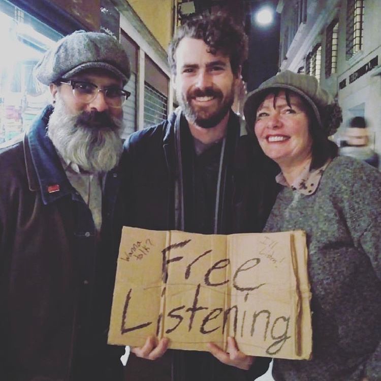 UCFreeListening's tweet photo. #ThrowBack "No matter how lonely you feel, you never truly travel alone." This is @ThatHallett #FreeListening in #Venice #Italy. Amazing! https://t.co/M08J4jN9jA