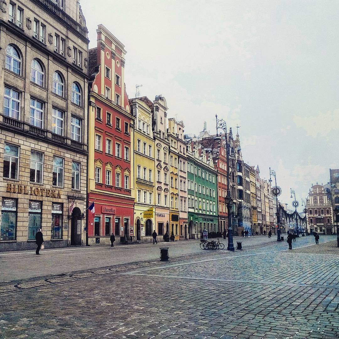 svitforyou's tweet photo. Colorful fairy tale houses of the Market Square in #Wroclaw, #Poland
/
#travel #travelblog #traveling #exploring #travelblogger #visitWRO
RT https://t.co/03JHYswItW