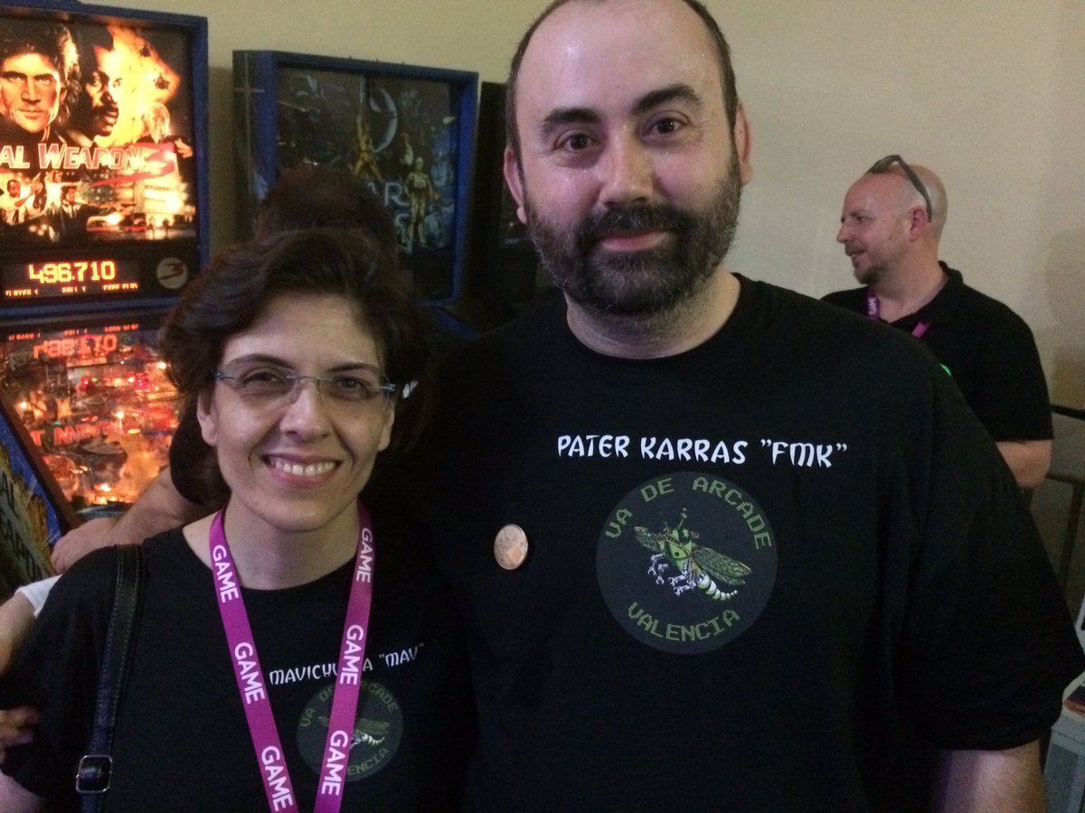 Arcade_Vintage's tweet photo. Amigos de #VaDeArcade de #Valencia! Gracias por venir a #ArcadeCon2017 y mucha suerte con el proyecto! Manuel, Alex y Emilio 👏👏👏 https://t.co/NFbPNT98LX