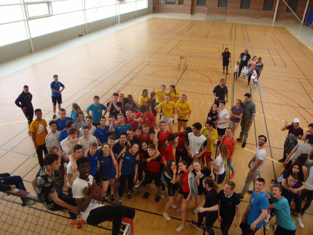 LaBAP_org's tweet photo. Et pour LaBAP! Allez allez......Merci @lycée Gambetta. Un an de partenariat et de soutien #LaBAP #sport #ballon #droitsdelhomme. https://t.co/t7OBSYSCDu