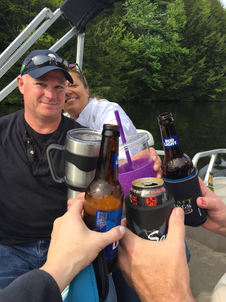 wrapwithsteve's tweet image. Drinks at the lake with friends!