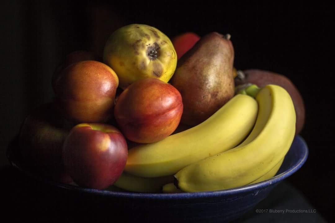 SargentSill's tweet image. When shooting to emulate #Renoir just use one constant light. @photoflex #ShareYourLighting. #LEDSoftbox #foodphotography