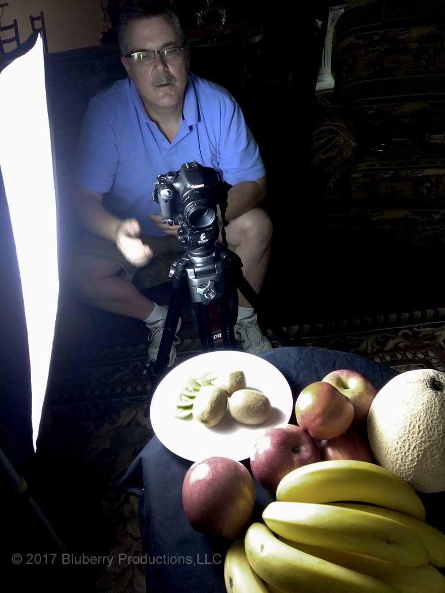 SargentSill's tweet image. When shooting to emulate #Renoir just use one constant light. @photoflex #ShareYourLighting. #LEDSoftbox #foodphotography