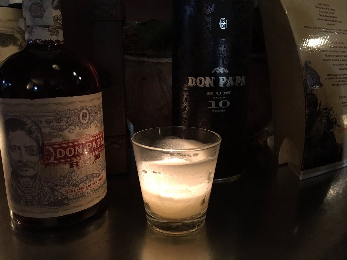 Andrea_Radic's tweet photo. A #Milano #maskered evening with @DonPapaRum #sugarlandia #donpapa https://t.co/HMYYexpDvY